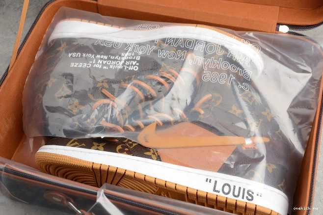 Chep Onekick OW Jordan 1 AJ1 x Off-Louis Air AQ0818-158 0715
